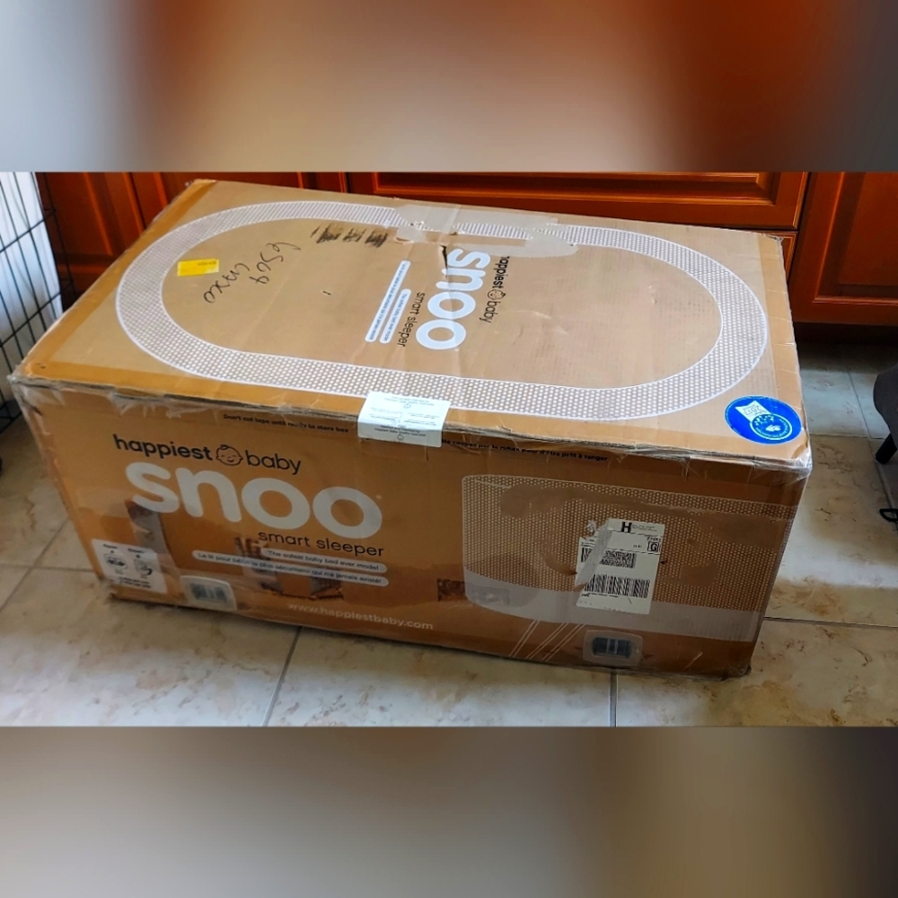 Snoo bassinet in Tampa, Florida
